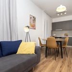 Alquiler de un luminoso apartamento amueblado de 2 habitaciones, 39 m², Stare Miasto, Cracovia, Polonia
